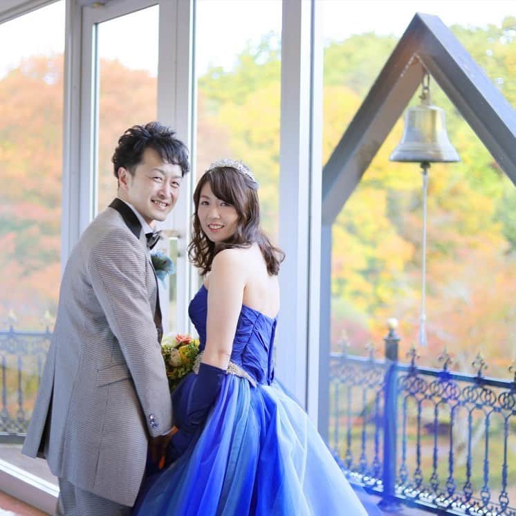 ブライダル グランシア須賀川《福島県須賀川市：結婚式場》のインスタグラム：「*･゜ﾟ･*:.｡..｡.:*･･*:.｡. .｡.:*･゜　  ＼＼\見返り仲良し夫婦図//／／  楽しい瞬間をパシャリ📸  ☆。・。・。・。・。・。・。・。・。・☆﻿ 🌿須賀川の結婚式場 　【グランシア須賀川】 🌿﻿住所　福島県須賀川市池上町７４﻿ 🌿TEL　0248-75-1166🌿﻿FAX　0248-76-0484﻿🌿mail　info@grancia.jp﻿ 🌿公式HPでは最新情報を日々更新中♪﻿www.grancia.jp  🌿LINE公式アカウントも登場！ お得な情報を受け取るには、以下のリンクから友だち追加してください◎ https://lin.ee/1cChnUR  🌿フェアのご予約は、公式ホームページから、または公式LINE、お電話からも受付中♡  ☆。・。・。・。・。・。・。・。・。・☆﻿ ﻿ #須賀川の結婚式場 #須賀川結婚式 #グランシア須賀川 #グランシア #オリジナルウェディング #wedding #happy #プレ花嫁 #プレ花婿 #貸切 #結婚式 #ブライダル #オシャレ #人気式場 #幸せ結婚式 #ナチュラル #japan #sukagawa #フォトウェディング #緑 #青空 #デザート#スイーツ#sweets #見返り美人図」