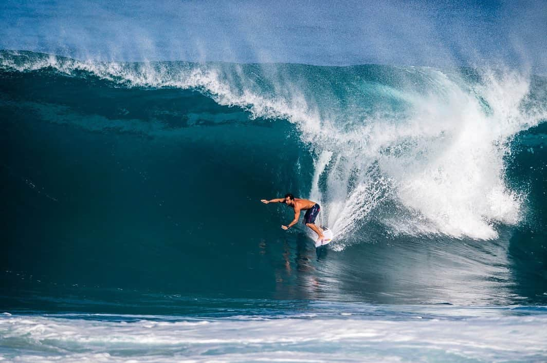 ミシェル・ボレーズさんのインスタグラム写真 - (ミシェル・ボレーズInstagram)「It’s good to be back 🙌🏼 HAWAI’I 📷 @badboyryry_」12月7日 15時45分 - bourezmichel