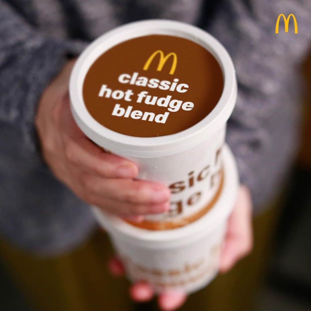 McDonald's Philippinesのインスタグラム：「It’s the sundae you love — but now pint-sized! Try our new McDonald’s Sundae Blends in Classic Hot Fudge or Classic Hot Caramel. Taste the awesome, silky-smooth, and creamy sundae in delectable chocolate or oh-so-luscious caramel! Get it now via McDonald's Dine-In, Take Out, or Drive-Thru only in select stores with LIMITED STOCKS only.」