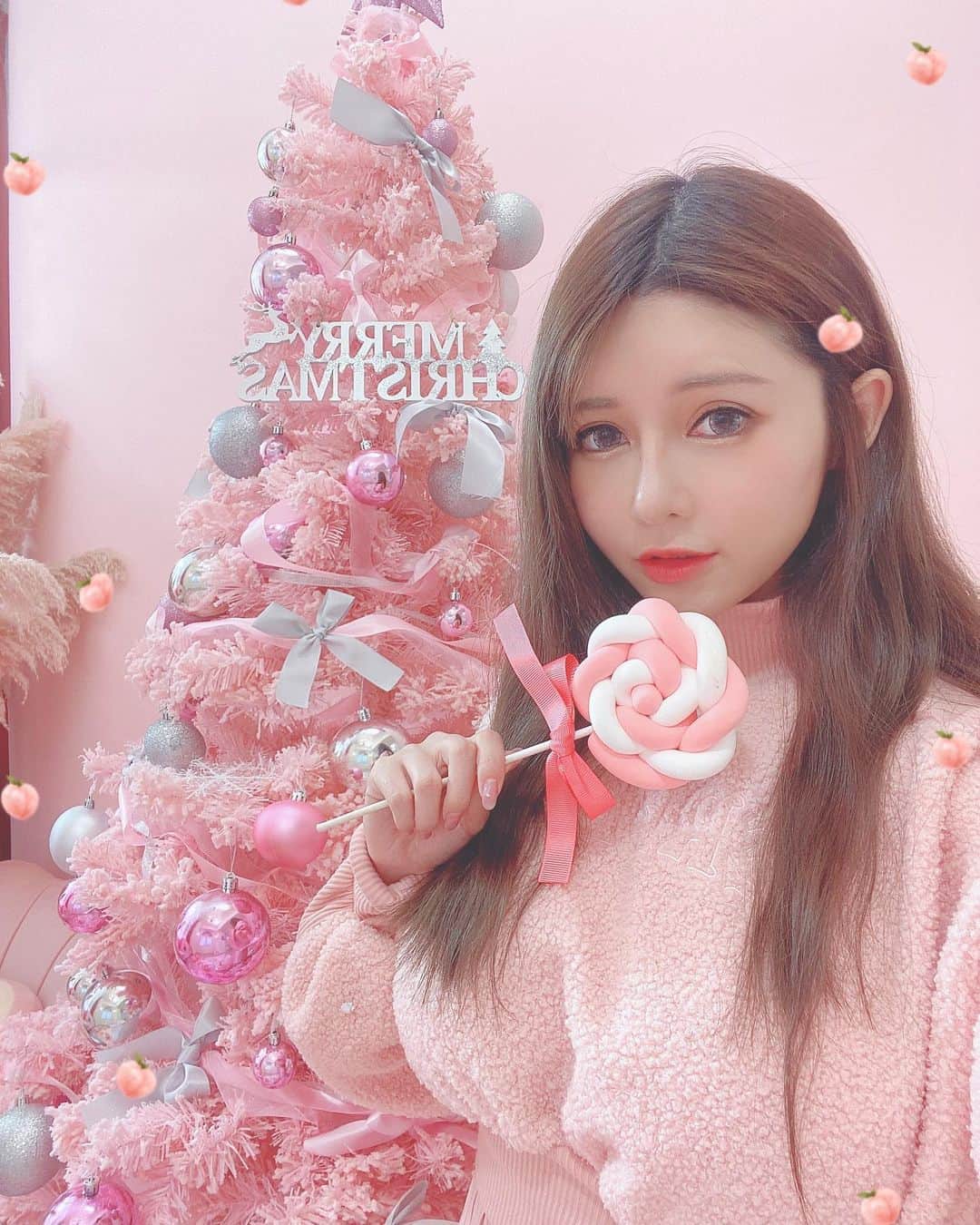 安希（安西）さんのインスタグラム写真 - (安希（安西）Instagram)「粉紅聖誕樹好可愛啊💕 喜歡聖誕節～每個地方都美美的 #今天也幫我 ...