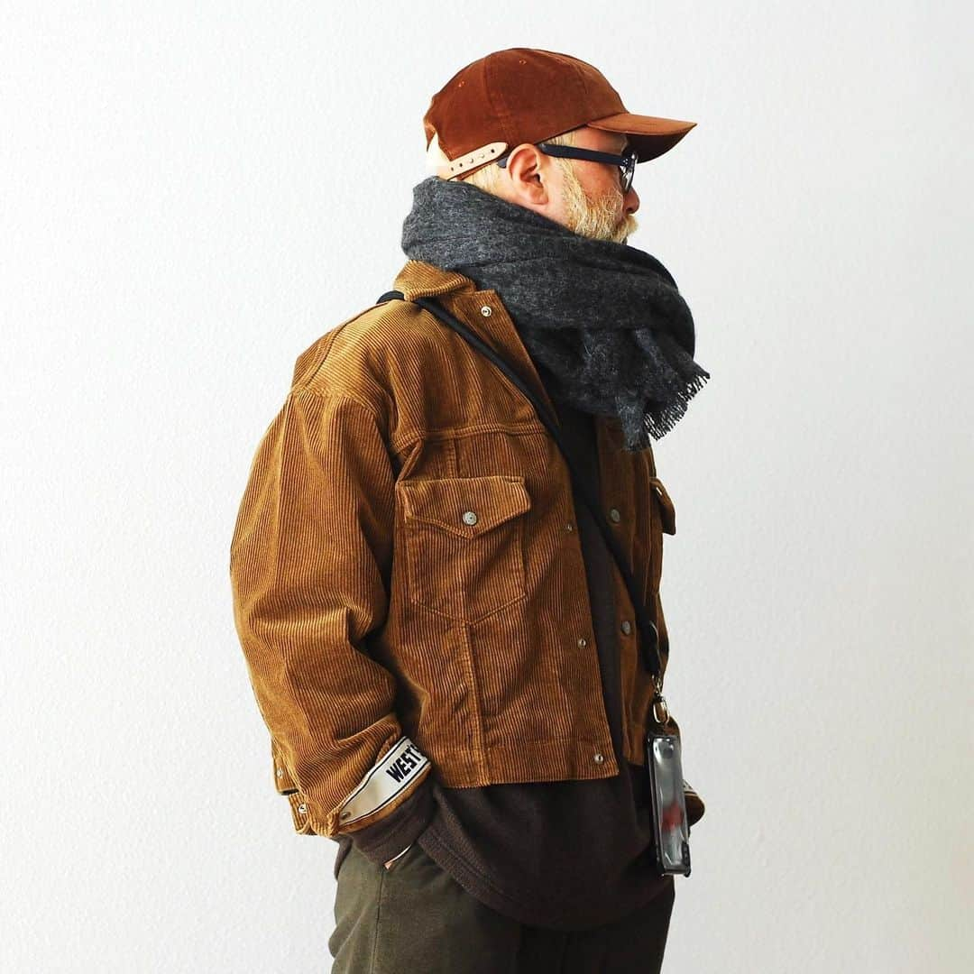 wonder_mountain_irieさんのインスタグラム写真 - (wonder_mountain_irieInstagram)「_ ［ for : men ］ WESTOVERALLS / ウエストオーバーオールズ "857B CORDUROY TRACKER JKT" ¥35,200- _ 〈online store / @digital_mountain〉 https://www.digital-mountain.net/shopdetail/000000012801/ _ #WESTOVERALLS #ウエストオーバーオールズ _ 【オンラインストア#DigitalMountain へのご注文、発送】 *24時間受付 *15時までのご注文で即日発送 *1万円以上のお買い物で送料無料 ・商品のお問い合わせ tel：084-973-8204 ・カスタマーサポート (返品/交換やサイトの利用方法に関するお問い合わせ) tel : 050-3592-8204 _ We can send your order overseas. Accepted payment method is by PayPal or credit card only. (AMEX is not accepted)  Ordering procedure details can be found  here. > > http://www.digital-mountain.net/html/page56.html _ ［実店舗］ 本店: Wonder Mountain （@wonder_mountain_irie） 〒720-0044 広島県福山市笠岡町4-18 JR 「#福山駅」より徒歩10分 blog→ http://wm.digital-mountain.info _ 系列店: HAC by WONDER MOUNTAIN （@hacbywondermountain） 〒720-0807 広島県福山市明治町2-5 2F JR 「福山駅」より徒歩15分 _ #WonderMountain #ワンダーマウンテン #HACbyWONDERMOUNTAIN #ハックバイワンダーマウンテン #japan #hiroshima #福山 #福山市 #尾道 #倉敷 #鞆の浦 ー近く _」12月7日 16時51分 - wonder_mountain_