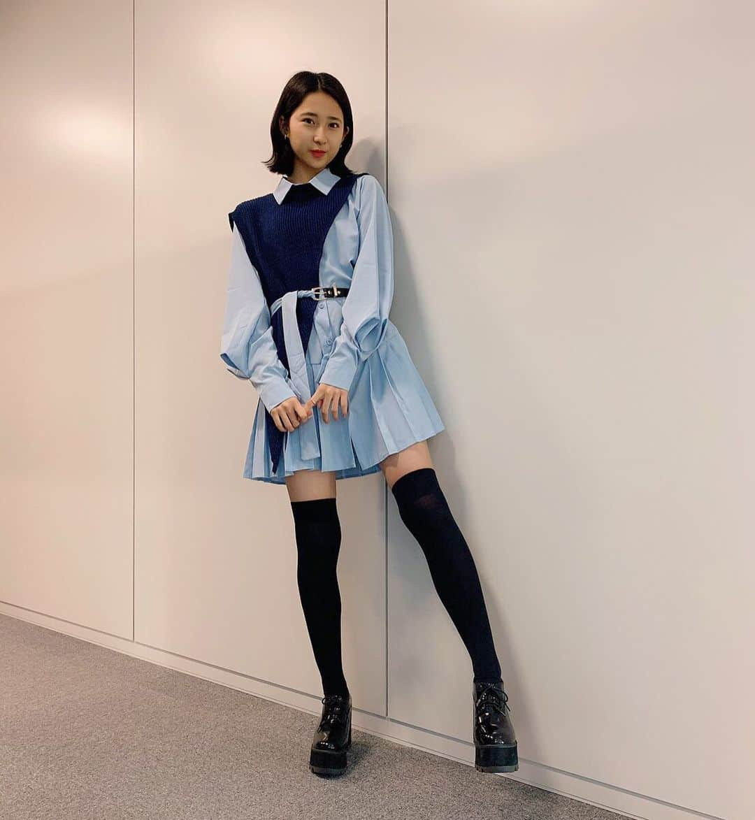 須藤紅さんのインスタグラム写真 - (須藤紅Instagram)「たまには、こんな服も💙💙💙 . . photo by さとみん🥰 . . . . #南青山少女隊  #べに  #ボブヘアー  #ボブヘアーアレンジ  #ブルーコーデ」12月7日 17時01分 - beni0805