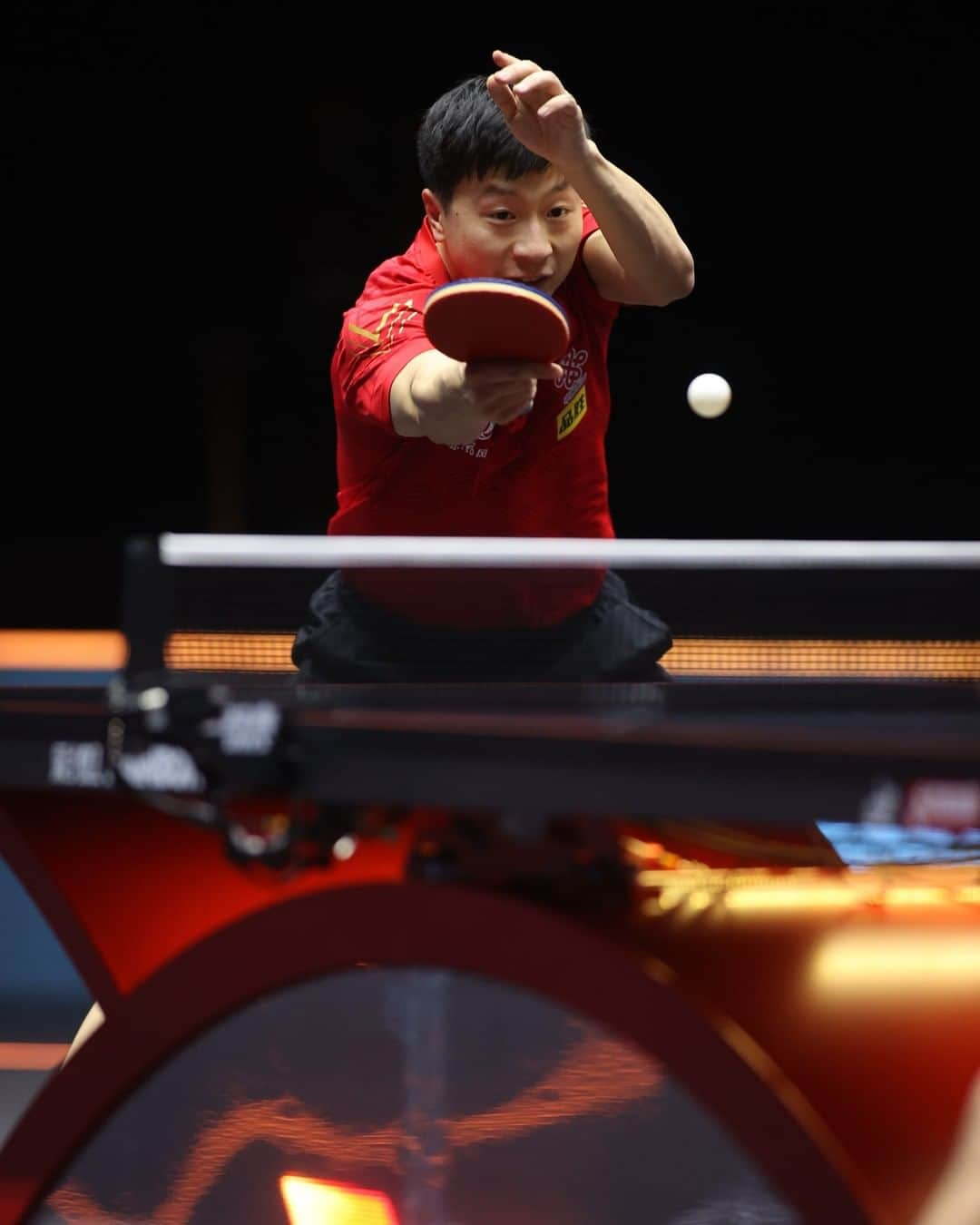 ITTF Worldさんのインスタグラム写真 - (ITTF WorldInstagram)「👀 Always Looking Forwards 🐲  3 words to describe The Dragon❓  #WTTMacao #MaLong #Dragon #TableTennis #Champion #MondayMotivation」12月7日 17時04分 - wtt