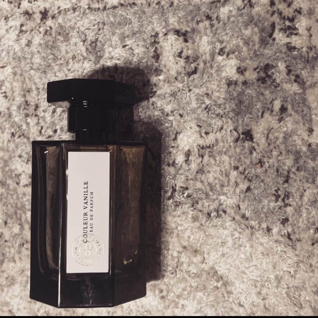 ジェイミー夏樹さんのインスタグラム写真 - (ジェイミー夏樹Instagram)「いまの気分🥂 #lartisanparfumeur」12月7日 17時15分 - jaimie__official