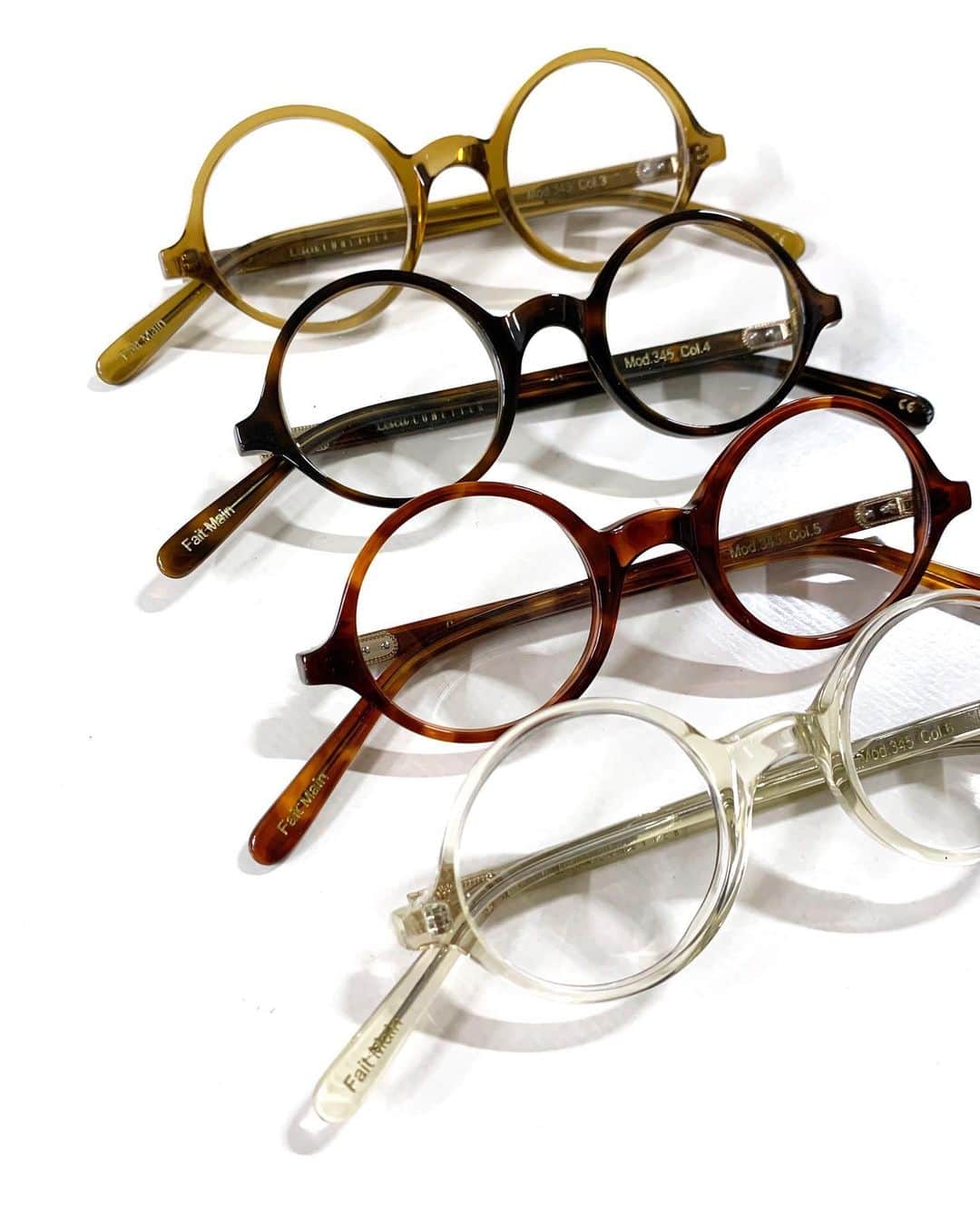のインスタグラム：「【Today’s pick up】 ﻿ Lesca LUNETIER Mod: 345  @globespecs_official ﻿ @lescalunetier   #today'spickup﻿ #wholesalebrand ﻿ #ahlem﻿ #anneetvalentineyewear ﻿ #gernotlindner﻿ #globespecs ﻿ #lescalunetier ﻿ #lunor﻿ #laloop ﻿ #dianetaylor﻿ #robertmarcnyc﻿ #tokyo﻿ #opticalstore﻿」