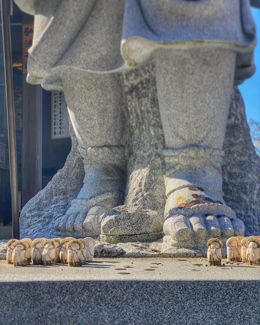 hama_aki_pppさんのインスタグラム写真 - (hama_aki_pppInstagram)「奈良県高市郡#岡寺 (スライドして下さい) Location Nara Japan (Swipe)    2020.11.15    この日、予定していた談山神社が駐車場1キロ手前から大渋滞だったためUターン、途中にあった岡寺に寄りました🙏✨紅葉、紅葉手水が美しかったです🍁🍁。　     #寺院仏閣　 #美しい日本　 #土曜日の小旅行  #奈良県景観資産  #わたしは奈良派  #関西カメラ部  #日本庭園  #tv_flowers  #total_asia  #amazing_shotz  #top_favorite_shots  #allthingsofbeauty_  #traveljapan  #inspring_shot  #beautiful_kansai  #nature_brilliance_flowers  #earthofficial  #japanesetemple  #japanesegarden  #deaf_bestshot_japan  #lovers_united_japan  #ap_japan_  #japanesegarden  #j_flower_shots  #flower_captures」12月7日 17時21分 - hama_aki_ppp