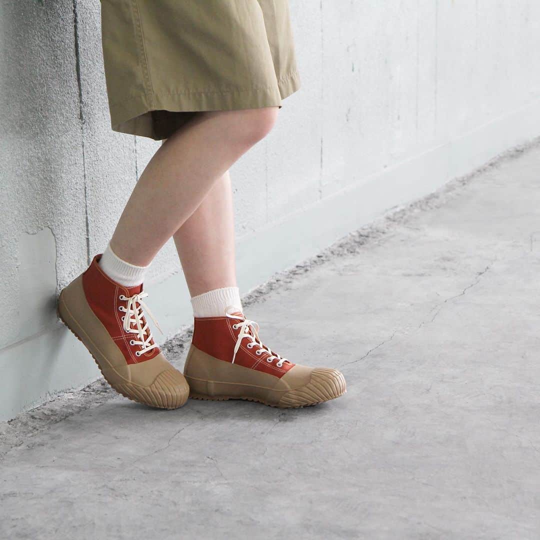 MOONSTARのインスタグラム：「ALWEATHER / BRICKGUM  #moonstarshoes  #finevulcanized  #alweather  #madeinkurume」