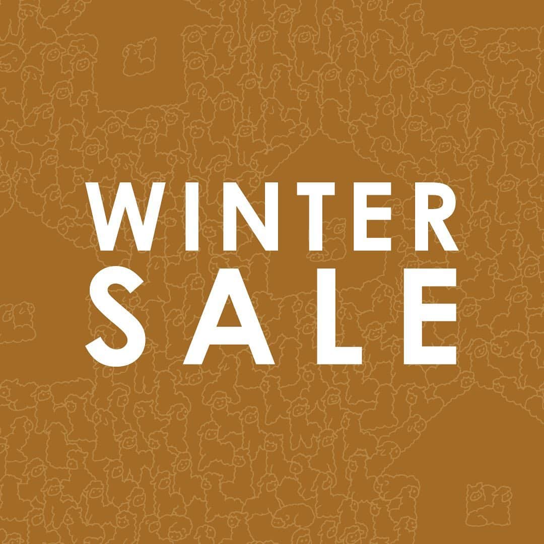 marbleSUD(マーブルシュッド) のインスタグラム：「marble SUD恒例のWINTER SALEを開催いたします！今回のセールは新型コロナウイルスの感染拡大に伴い、店内混雑防止の観点から、 オンラインショップ先行での開催となります。総刺繍シリーズやプリントアイテム、デイリーに使えるベーシックなどなど、種類豊富！盛りだくさんにご用意いたしました。人気のオリジナルアイテムを特別価格でご購入いただけるチャンスです☆オンラインショップに掲載の商品は在庫限りで終了となります！この機会にぜひ、オンラインショップ先行SALEをご覧くださいね☆ ☃️ 【開催期間】 ❄️online shop❄️ 2020年12月11日(金)12:00〜14日(月)朝10:00 ☃️ ❄️直営店❄️ 2020年12月18日(金)〜： 直営8店舗（恵比寿本店、自由が丘店、下北沢店、原宿店、吉祥寺店、静岡店、ルクア イーレ店、京都伊勢丹店） 2020年12月25日(金)〜： 枚方T-SITE店  ※17日(木)は、SALE準備日のため、都内全店と静岡店は休業となります。」