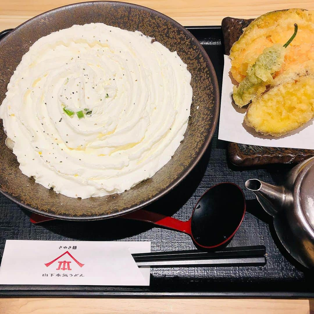 リンさんのインスタグラム写真 - (リンInstagram)「これはうどんです。 #神楽坂グルメ #山下本気うどん  #白い明太チーズクリームうどん」12月7日 17時34分 - lynn.06.01