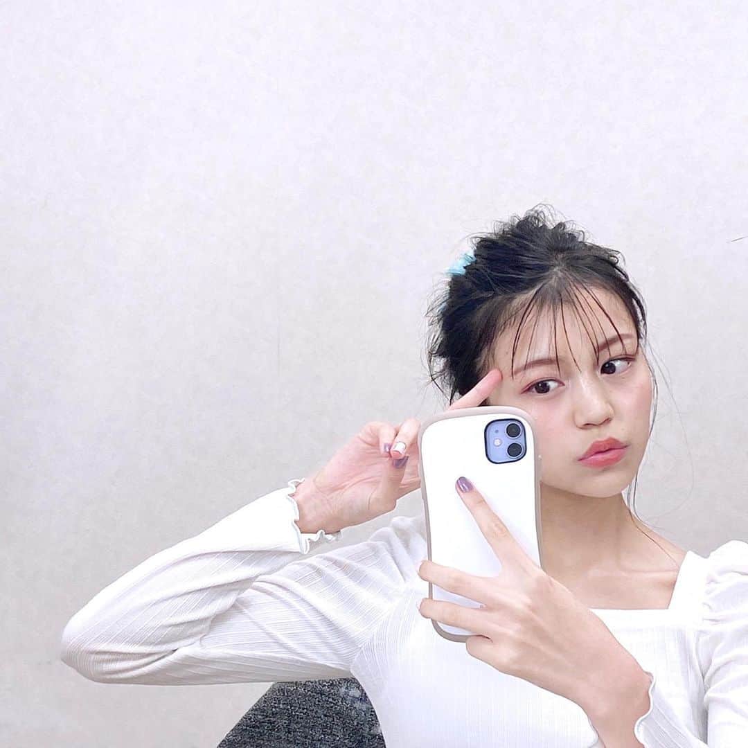 北川花音のインスタグラム：「﻿ 今週も頑張ろ〜😬﻿ ﻿ 撮影のときに着た このトップスかわいかった！♡﻿ ﻿ #トップス　#北川花音　#ニコラ　#nicola」
