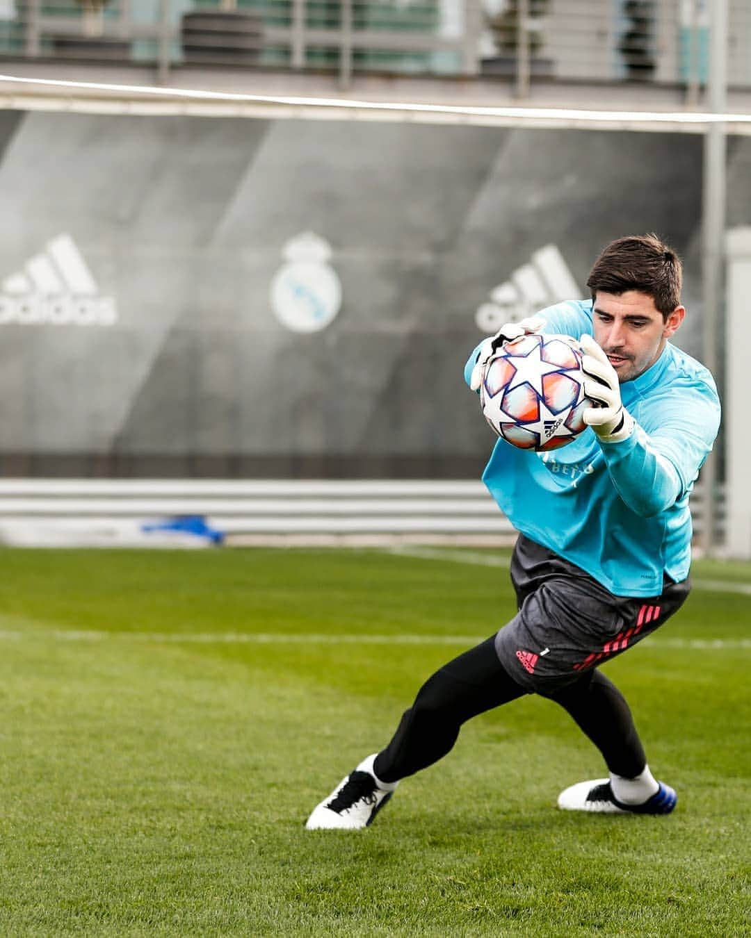 レアル・マドリードさんのインスタグラム写真 - (レアル・マドリードInstagram)「💪 Maximum focus! 👀 ¡Concentrados! 🔜 @ChampionsLeague #RMUCL • #HalaMadrid」12月7日 23時31分 - realmadrid