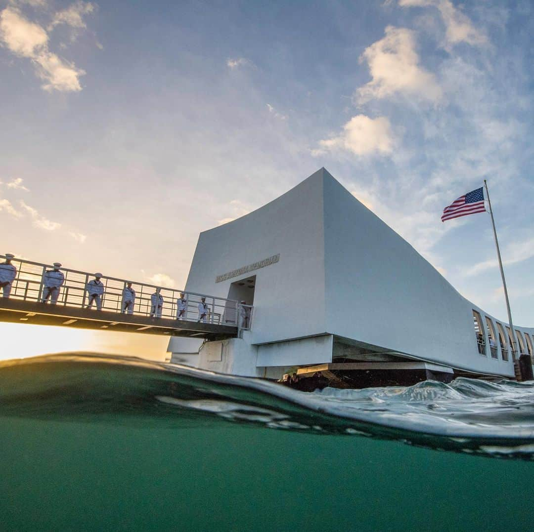 アメリカ内務省さんのインスタグラム写真 - (アメリカ内務省Instagram)「On a quiet morning 79 years ago today, Imperial Japanese forces attacked the United States at Pearl Harbor, #Hawaii. Called “a date which will live in infamy,” in President Franklin D. Roosevelt’s historic speech, the tragic event propelled the United States into World War II. More than 2,400 Americans were killed and 1,100 more wounded. Twenty-one ships of the Pacific Fleet were sunk or damaged, including the USS Arizona. A moving reminder of the service and sacrifice of those who fought, the USS Arizona Memorial is jointly administered by the U.S. Navy (@usnavy) and the National Park Service (@nationalparkservice) Photos from the World War II Valor in the Pacific National Monument by National Park Service (@pearlharbornps). #usinterior #december7 #pearlharbor」12月7日 23時29分 - usinterior