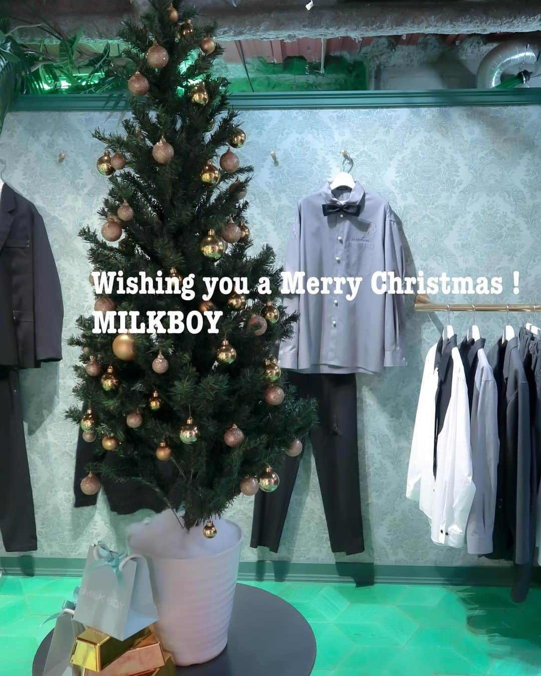 ミルクボーイさんのインスタグラム写真 - (ミルクボーイInstagram)「🎄🕯🧸🧣🍾🎁✨ @milkboyharajuku」12月7日 18時02分 - milkboyharajuku