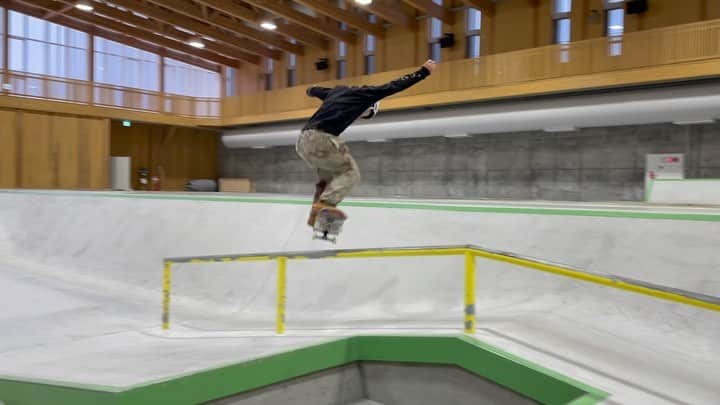 笹岡建介のインスタグラム：「Chill  @mktaxi.jp @dcshoes_japan @dorcus_tbs @bern_japan @stance_japan @skullcandyjapan @independenttrucks  #mktaxi#dcshoesjapan #dcshoes #skullcandyjapan #bells #independenttrucks #triforce_k #hi_5 #dorcus_tbs #6556skateboarding #divisio#fivecrossskatepark #showgekiskateboards #13mind#bern#bernjapan#make___#skate#skateboard #instagood #japan #新潟 #fff #instalike #instagram」
