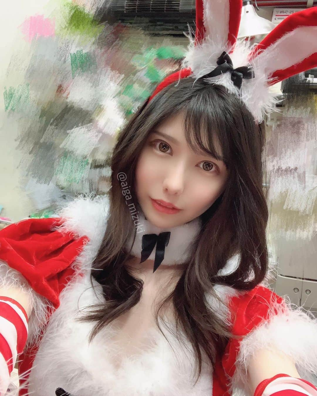 藍芽みずきさんのインスタグラム写真 - (藍芽みずきInstagram)「ウサギサンタ🐇🎄 #サンタコス」12月7日 18時09分 - aiga_mizuki