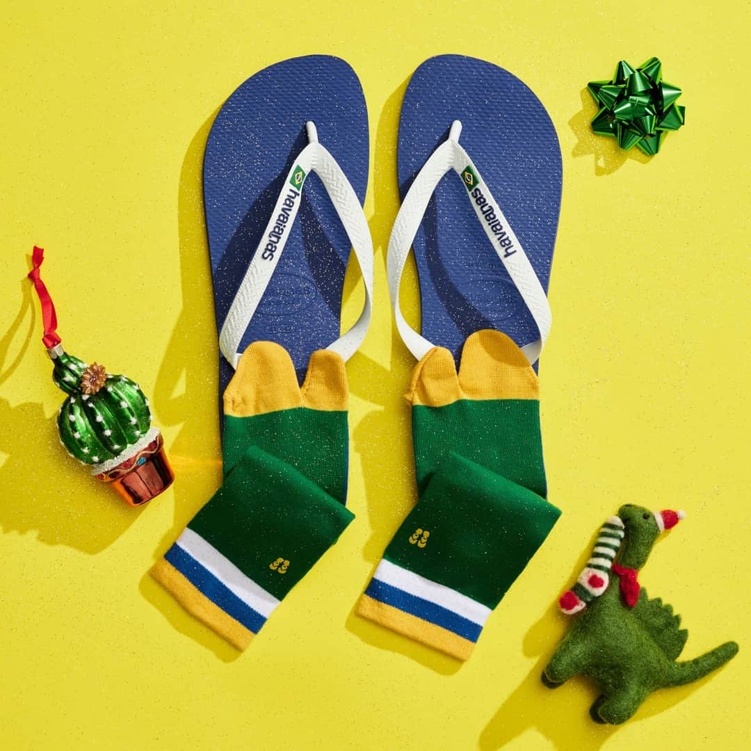 Havaianas Europeのインスタグラム：「Socks + Flip Flops, just pick your combo 🎄🩴🧦 Available in stores. #Xmas #Gift」