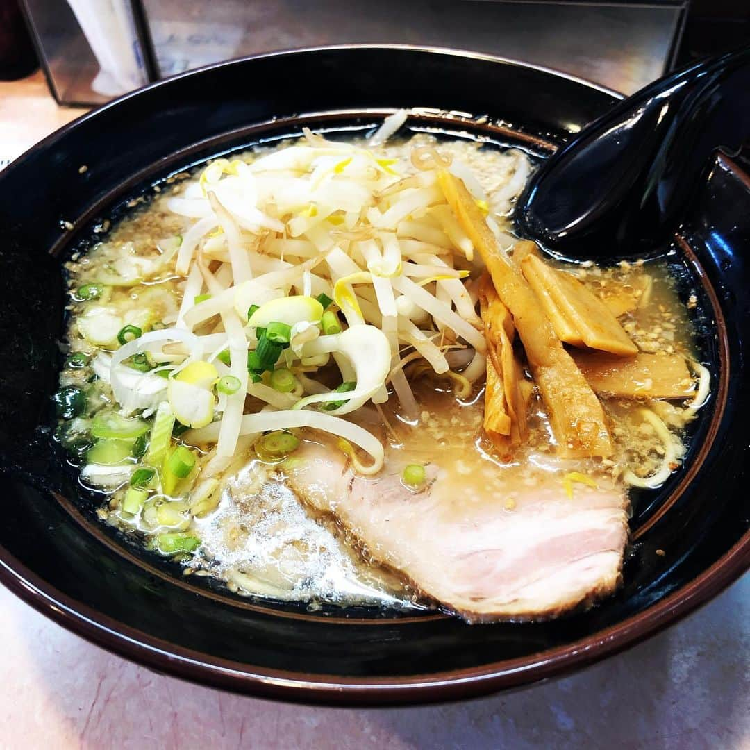 太田雄貴のインスタグラム：「ひさびさのラーメン🍜  #薬師の大番」