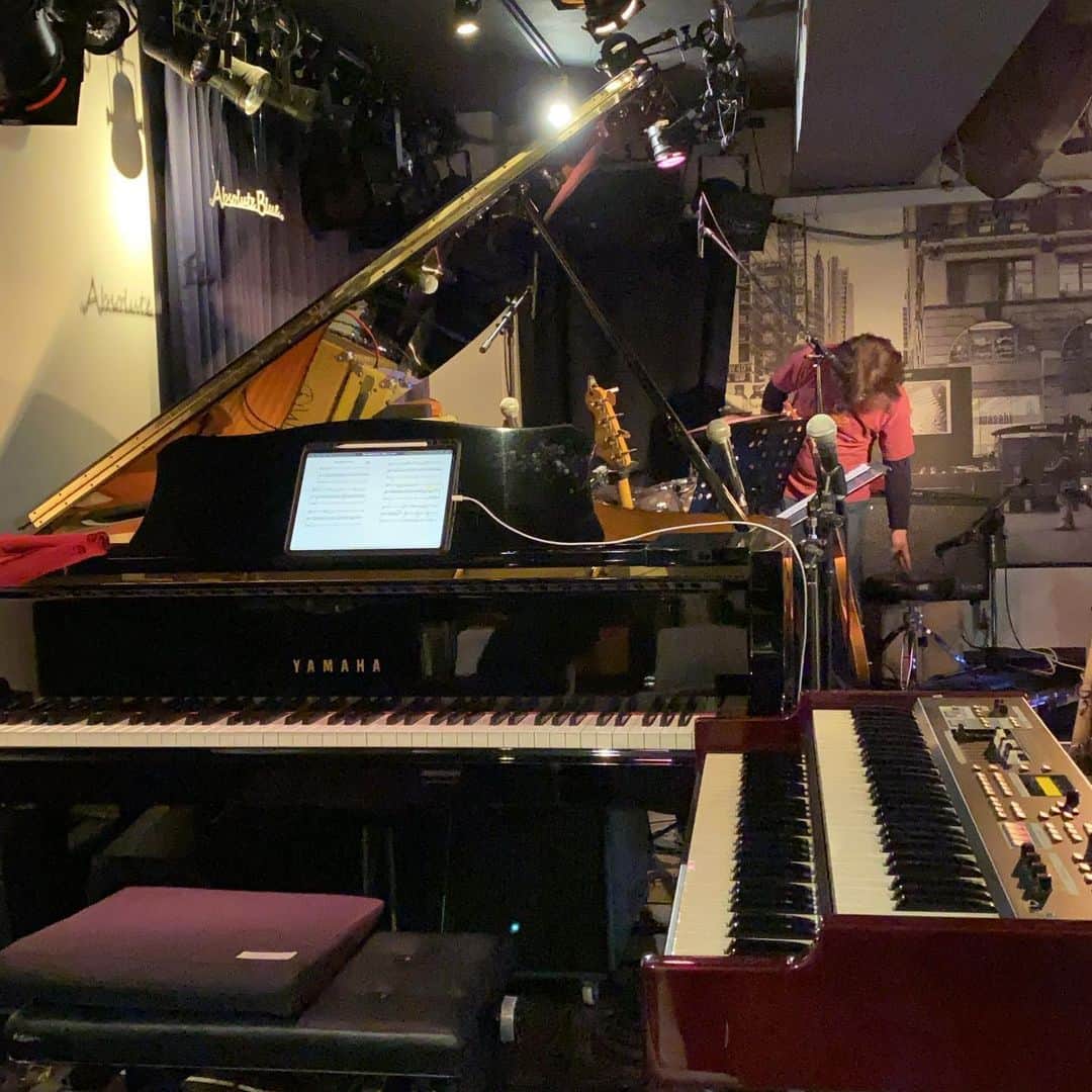ただすけのインスタグラム：「そんな訳で「久しぶりライブ３」間も無く開演。 今日は一曲目から見逃せませんよー☺️  https://twitcasting.tv/c:abso/shopcart/35004」