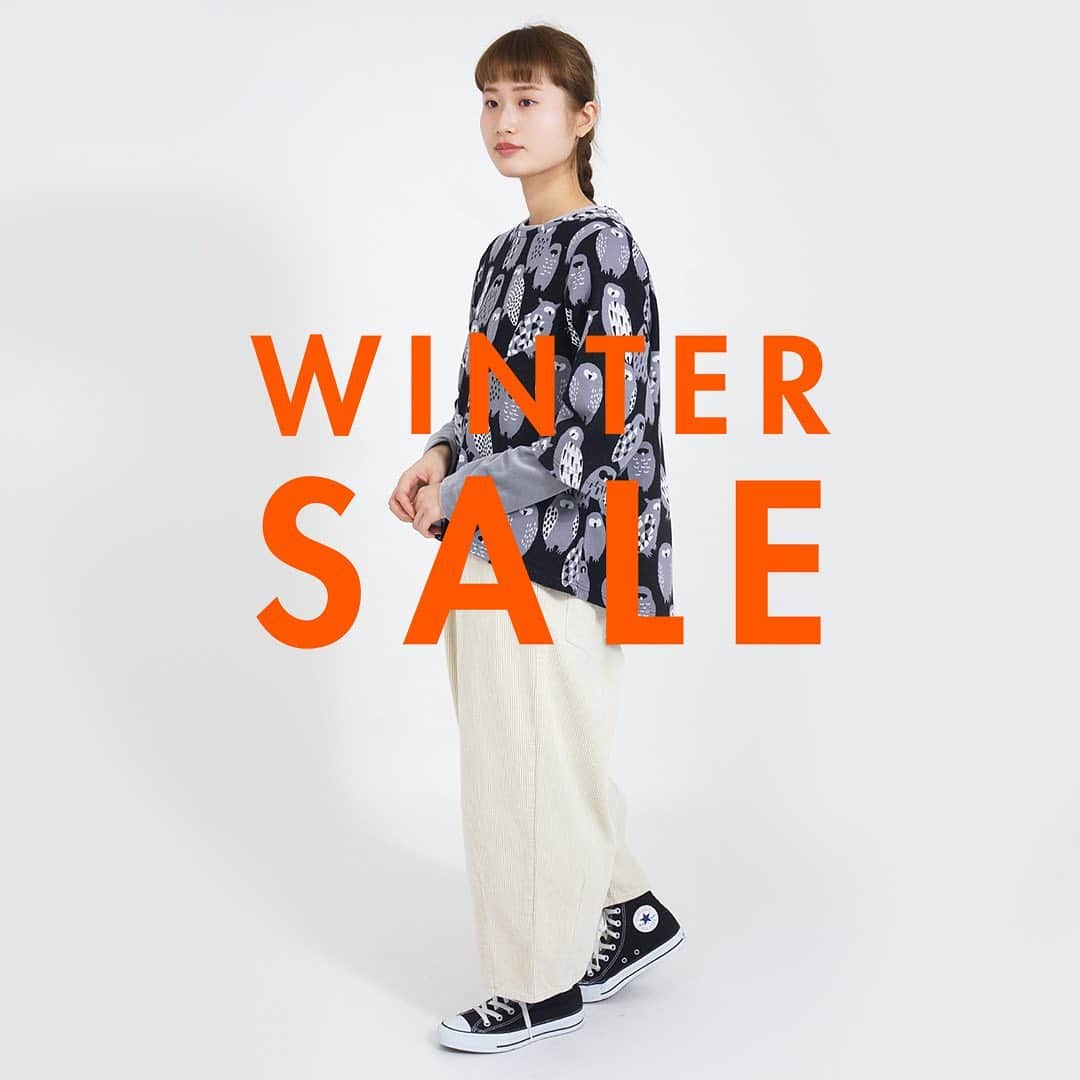 marbleSUD(マーブルシュッド) のインスタグラム：「今年のWINTER SALEはonline shop先行！12月11日(金)12:00スタートです！絶対にゲットしておきたいオススメアイテムの9コーデをご紹介☃️  コーデその⑧ トップス：9,240円(税込) カットソー：3,960円(税込) パンツ：9,108円(税込)」