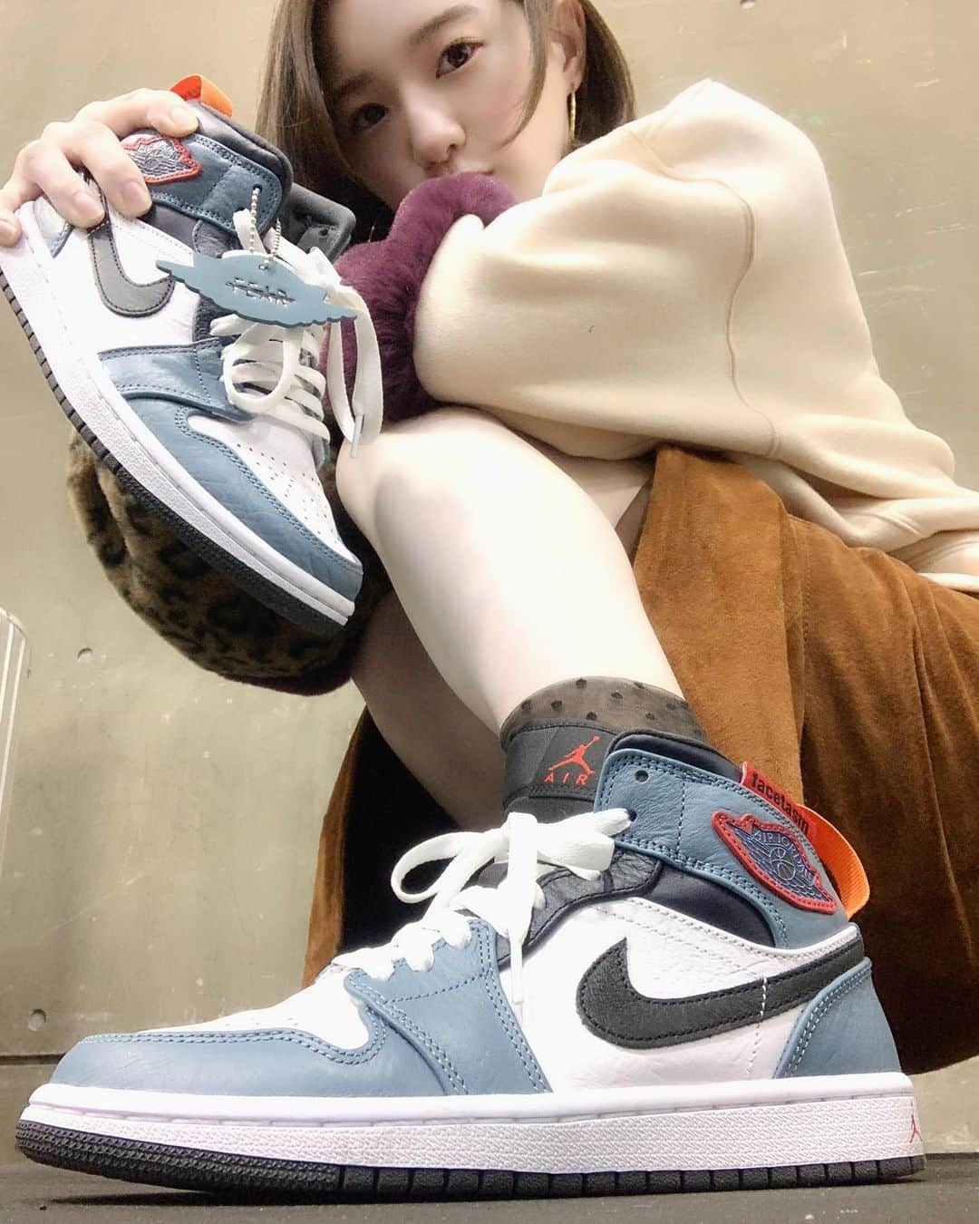 中田花奈さんのインスタグラム写真 - (中田花奈Instagram)「FACETASM×NIKE Air Jordan 1 Mid “Fearless”  1年前に#キモ撮り したやつ。 乃木坂の時は載せられなかったから今さら〜   #なかだのすにーかー  #nike   #facetasm   #aj1   #sneakers   #スニーカー」12月7日 18時47分 - nakadakana_official