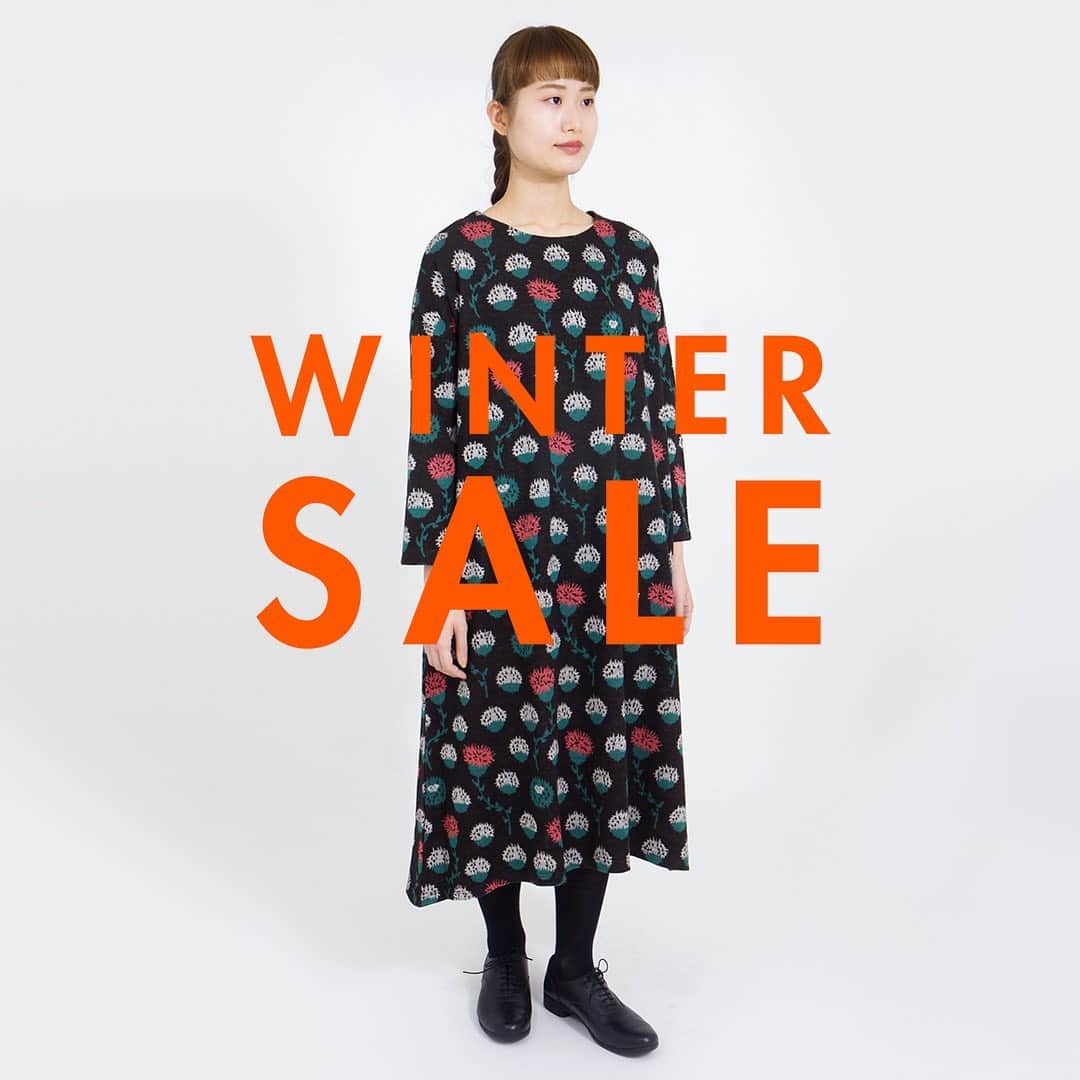 marbleSUD(マーブルシュッド) のインスタグラム：「今年のWINTER SALEはonline shop先行！12月11日(金)12:00スタートです！絶対にゲットしておきたいオススメアイテムの9コーデをご紹介☃️  コーデその⑨ ワンピ：13,860円(税込)」