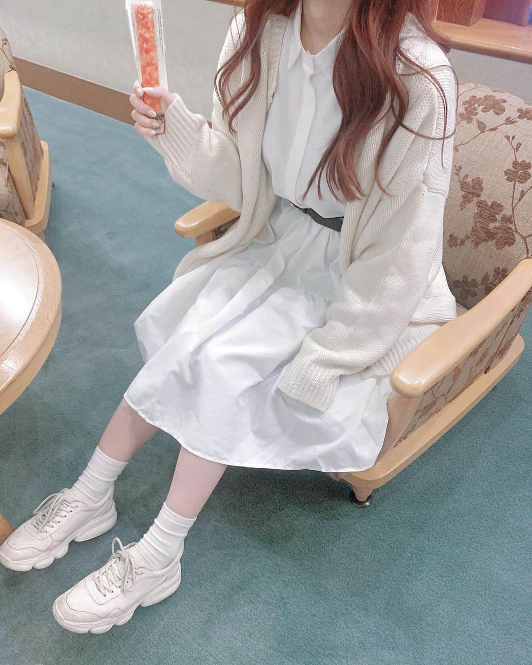 メルのインスタグラム：「かにかまぁっ！！！🦀  #code #冬服 #韓国ファッション #얼스타그램 #셀피 #셀카」