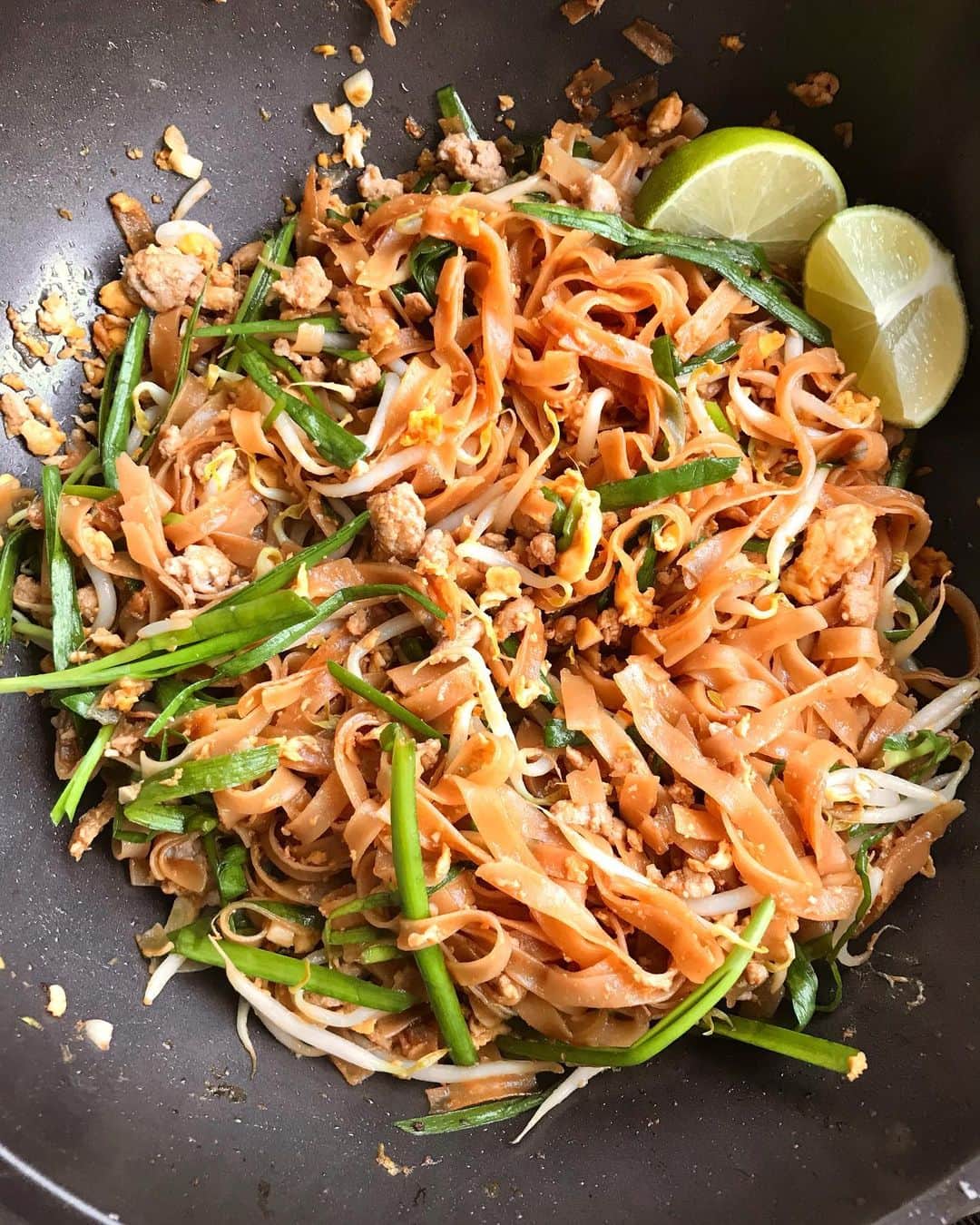 Li Tian の雑貨屋さんのインスタグラム写真 - (Li Tian の雑貨屋Instagram)「Peanutless Minced Meat Pad Thai ~ 🐷 making do with the minimal condiments in the pantry and the dry rice noodles from @marksandspencer_sg . Tasted pretty good and makes me want to experiment more with rice noodles next time   • • • • #dairycreamkitchen #singapore #dinner #igersjp #yummy #love #sgfood #foodporn #igsg  #instafood #gourmet #beautifulcuisines #onthetable #bonappetit #cafe #f52grams #chef #feedfeed #homecook #stayhomesg #noodles #グルメ #料理 #friednoodles #padthai #thaifood」12月7日 19時05分 - dairyandcream