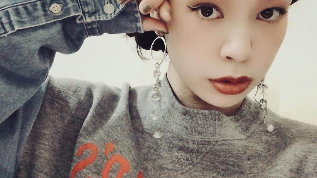 MARINAさんのインスタグラム写真 - (MARINAInstagram)「✴︎ ー ✴︎ ー ✴︎ . 寒いのは苦手だけど 寒い日に着る服は好き。 . #fashion #makeup #accessory #handmade #pierce #handmadeaccessory #handmadepierce #selfie #snow #okinawa」12月7日 19時18分 - marina___oki