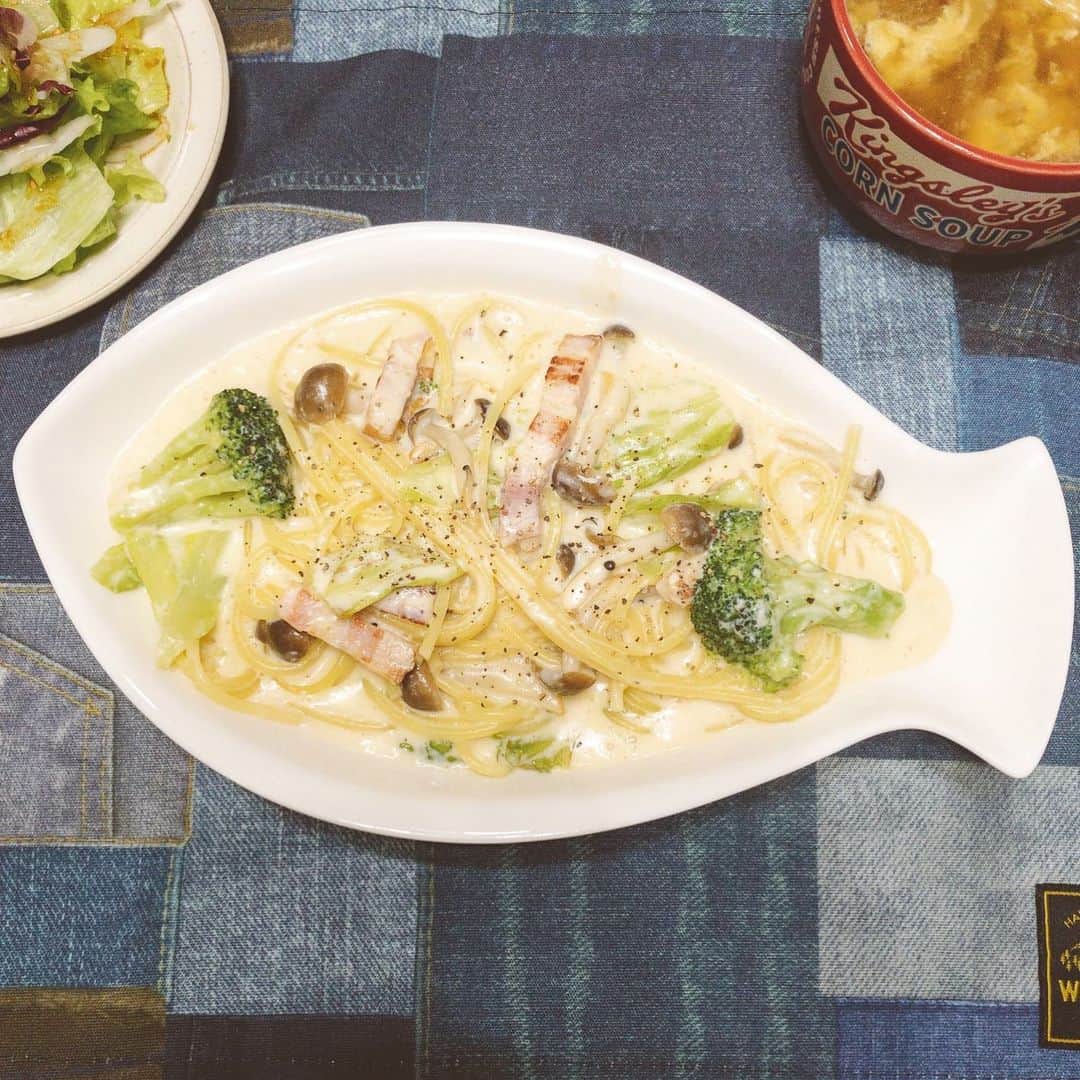 星野みちるのインスタグラム：「今日のお料理チャレンジ♪(´ε｀ ) きのことベーコンのみそクリームスパゲッティ( ´ ▽ ` ) なーんか全然美味しそうに撮れないな。(￣^￣) 山本ゆりさんのレシピから( ^ω^ ) #料理　#cooking  #パスタ　#pasta  #山本ゆり　#山本ゆりさんレシピ  #クリームパスタ　#みそクリーム」