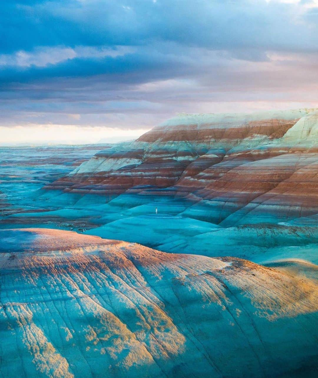 Canon Photographyさんのインスタグラム写真 - (Canon PhotographyInstagram)「Another world, can you believe this place exists?  Photography // @lostrobot_  Curated by @henry.nathan  #utah #landscape #color #desert #blue」12月7日 19時49分 - cpcollectives