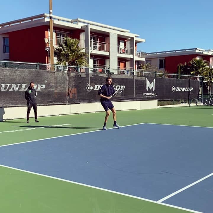 ダニール・メドベージェフのインスタグラム：「Preseason start🥳// Начало предсезонки🥳」