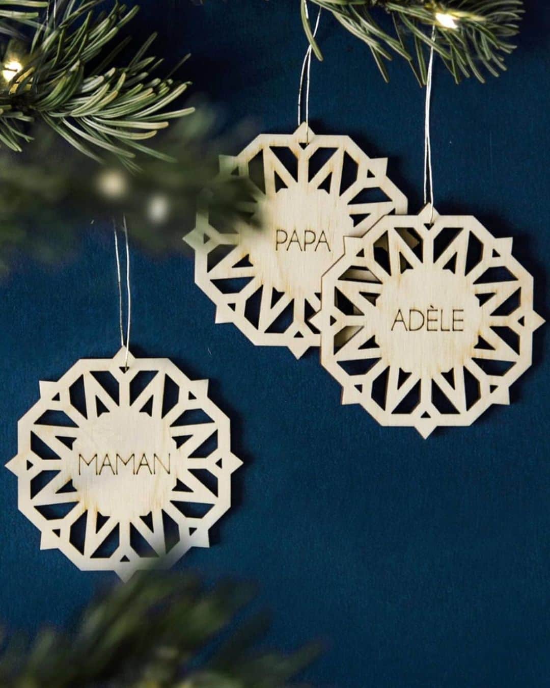 ロクシタンのインスタグラム：「Little delights by @lespetitesdecoupes  Give someone a gift made just for them with Lora’s tailor-made engraved decorations using a range of materials. She can create braille variants, too – so absolutely everyone can enjoy them.   Not only this, but her shop is filled with jewelry, year-round gift ideas, and personalized options for every occasion.   Tag someone you think would enjoy these creations this Christmas!   #Homemade #Craft #Christmas #gift #Loccitane  #CelebratingCraftmanship」