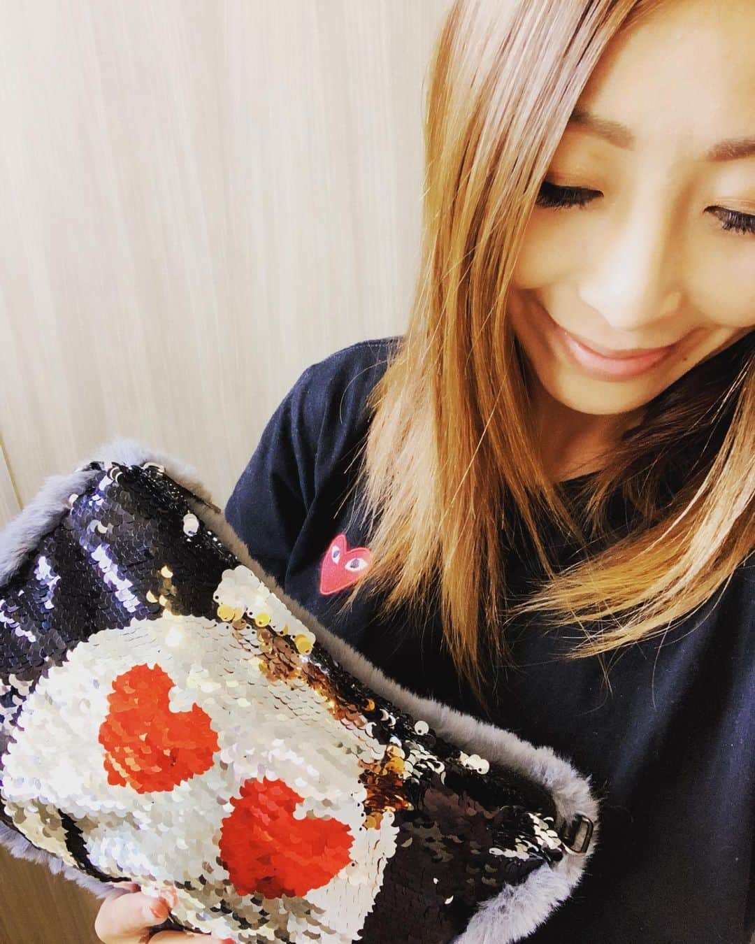 水田真依子さんのインスタグラム写真 - (水田真依子Instagram)「おきゃわなBAG #おしゃれ #love #人気 #可愛い #お洒落 #きれい #ファション #beauty #doresuwe #followmefollowyou #ヘアアレンジ #outrosol #ファッション #いっぱい #casselini #levernis #ヘアセット #ヘアカラー #美容室 #スタイリング #fashion #coordinate #撮影会 #instagramers #フォローバック #hashreco #sexygirl #sexy #美容師 #ナチュラル感が」12月7日 20時18分 - maikosebasu