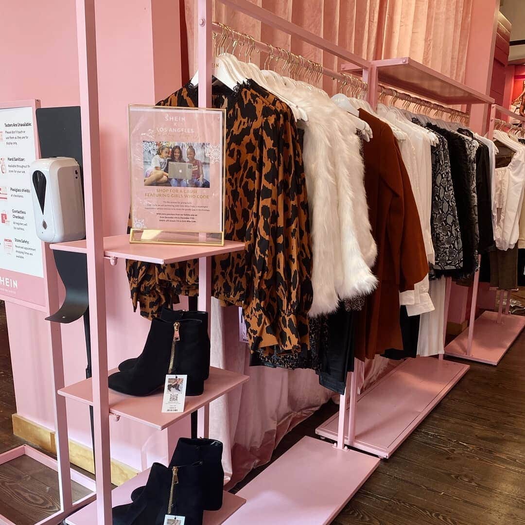 SHEINさんのインスタグラム写真 - (SHEINInstagram)「Hey LA #SHEINGALS! We are HERE! 💕  SNAG everything on your holiday wish list at SHEIN's holiday pop up at the americana at brand in Glendale!  Shop for a cause this year as #SHEINTogether is donating 5% of all Pop-Up sales to @GirlsWhoCode, a meaningful organization whose mission is to close the gender gap in technology.  #SHEINGALS #MEETSHEIN #SHEINCARESLA #SHEINTOGETHER」12月7日 20時29分 - sheinofficial