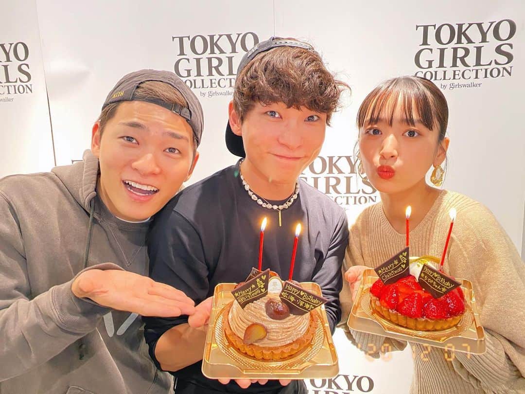 近藤千尋のインスタグラム：「今日はこのお二人と お仕事でした☺️💜 ずっと喋ってる2人。笑😂  去年は毎月のように色んな都道府県に行ってイベントしたね😍 また早くそんな日が来るといいな🥺✨  @tgc_staff  のみんなにも会えて お誕生日お祝いもして頂きました🎂😭✨ もう何年もお世話になっている皆様🥲💓大好き🥲」