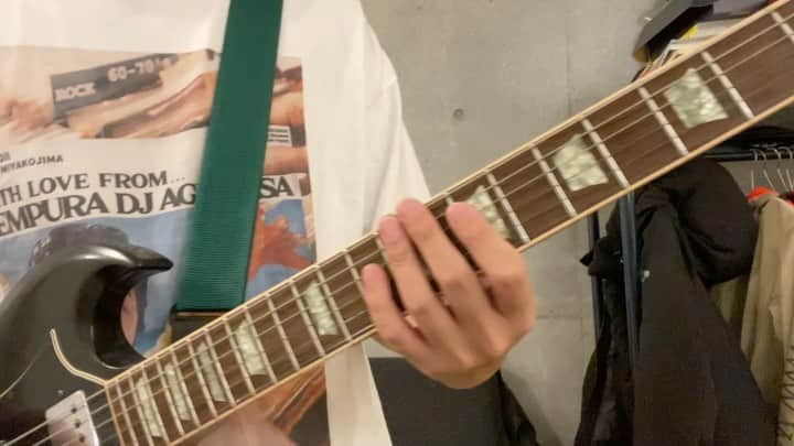 小野武正のインスタグラム：「グローブ / KEYTALK  1Bですな!! サブドミナントマイナーからのトニックに走馬灯の様に駆け巡る儚い瞬間が詰まってるんだなあ  #わしつなぎ #keytalk #2週目」