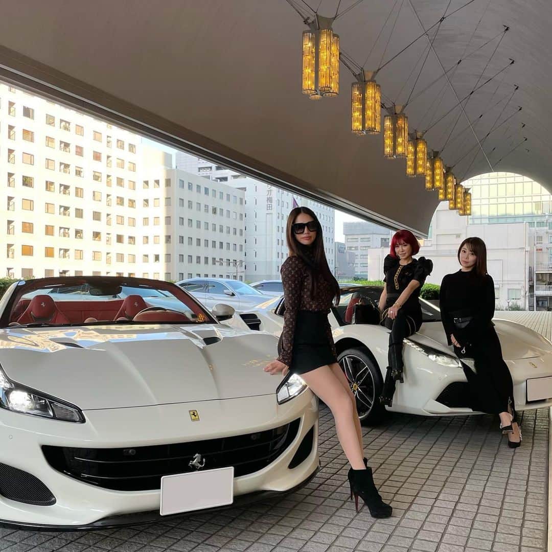 Atkのインスタグラム：「488spider and Portofino 🏎✨ #ferrari#ポルトフィーノ#488spider」