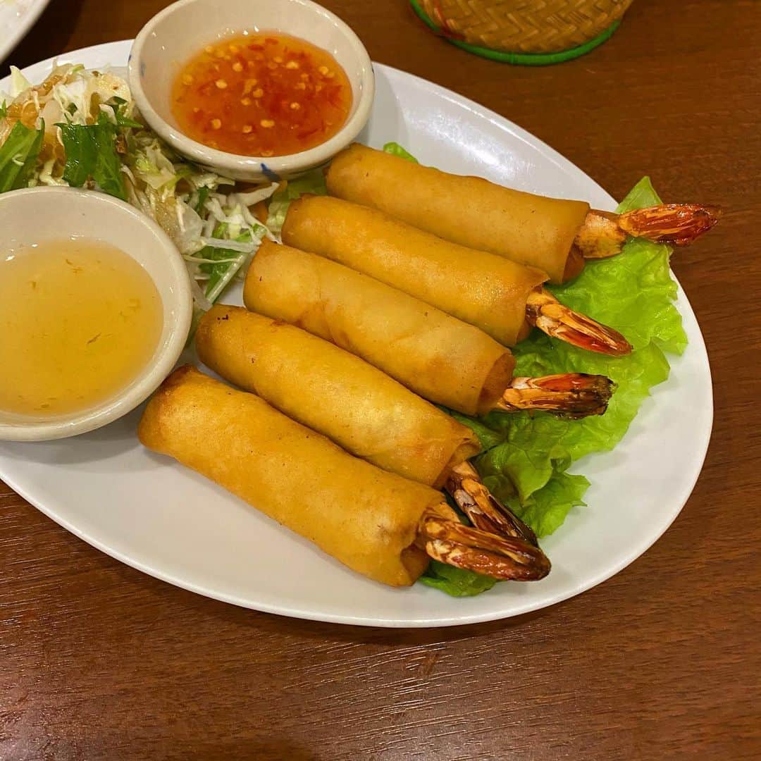 エダジュンさんのインスタグラム写真 - (エダジュンInstagram)「早い時間を狙ってタイ料理を腹パンまで、食べてきました（´-`）.｡o ・ タイ料理最高っ🇹🇭✨ ・ 噂通り、プーニムパッポンカリーが美味しくて、カオニャオをおかわりしたくらいでした🍚！ ・ ・ #タイ料理#thaifood  #パクチーボーイ#エダジュン」12月7日 20時59分 - edajun