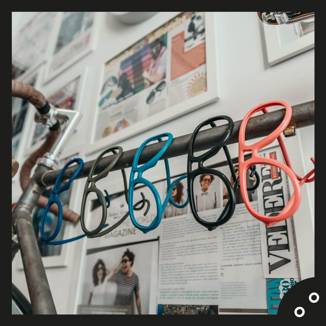 アルエロデザインのインスタグラム：「Guardare sempre al futuro, oltre gli ostacoli e con l'orgoglio di contribuire a essere parte di una grande famiglia: il 𝗠𝗔𝗗𝗘 𝗜𝗡 𝗜𝗧𝗔𝗟𝗬. Scegli ALERO, la 𝙗𝙚𝙡𝙡𝙚𝙯𝙯𝙖 𝙙𝙚𝙡𝙡'𝙖𝙧𝙩𝙞𝙜𝙞𝙖𝙣𝙖𝙩𝙤 𝙞𝙩𝙖𝙡𝙞𝙖𝙣𝙤」