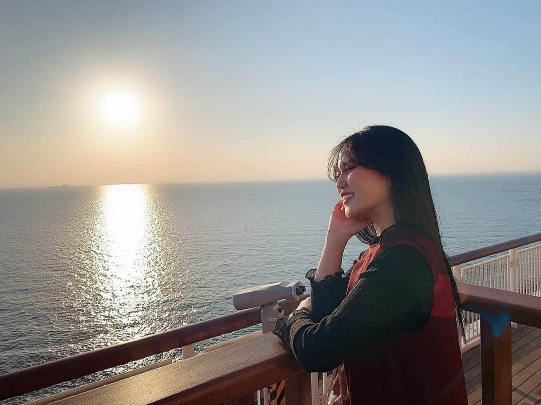 AKARIのインスタグラム：「#海ほたる 💫 木更津アウトレット行くついでに寄ったけど 周り全部海で綺麗だった 𓍣」