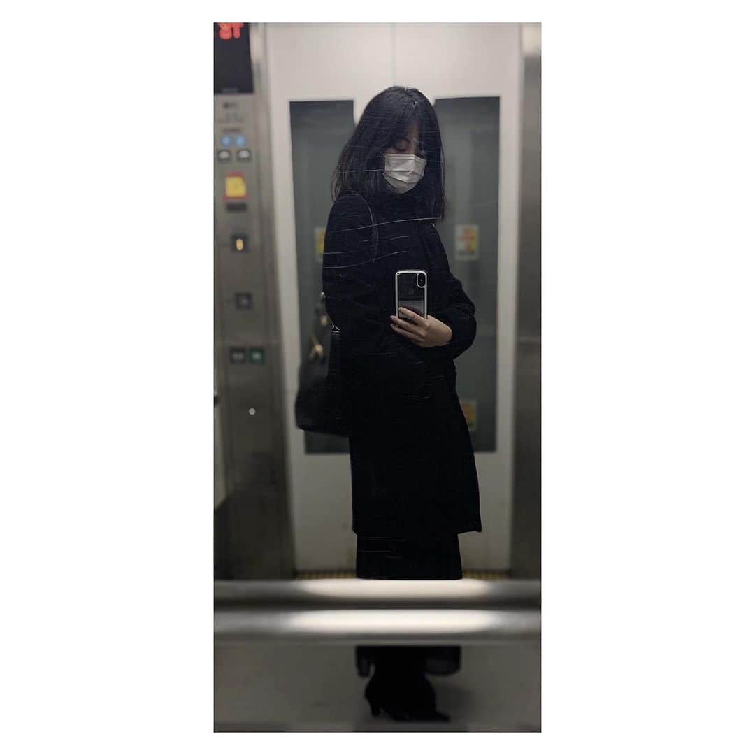 池田愛のインスタグラム：「#黒コーデ」