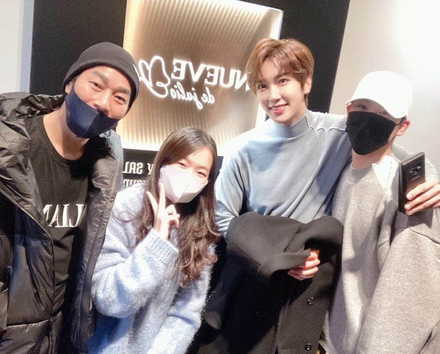 のインスタグラム：「누에베에서 찰칵!  일주원장님 지율찡  지민이와~ㅎㅎ  #누에베데훌리오」