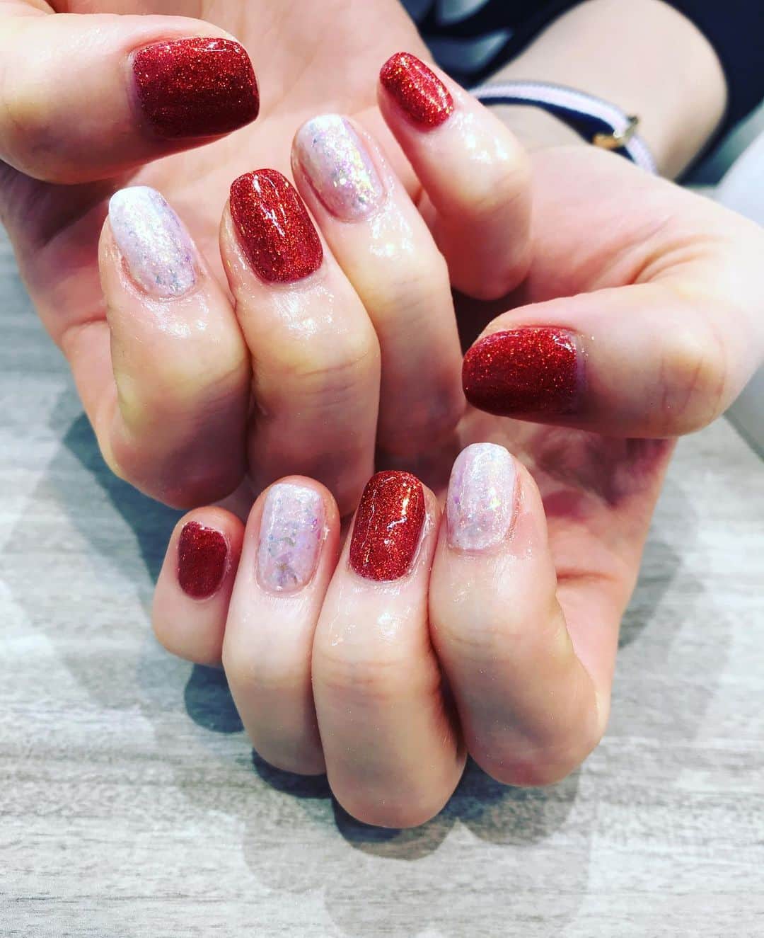 DJ MIYAさんのインスタグラム写真 - (DJ MIYAInstagram)「こんばんにゃーん❤️今日もtraining!GYMで5km走り込みの日でした❤️(o^^o)💗 . . Today's running samary: 5km→27:12分钟❤️ . .  . 走り終えてから、machineでSit-upsやラットなどの、上半身系の筋トレしてから お風呂、Jacuzziでrelaxしました❤️  この時期、汗が冷えやすいのですぐにお風呂に入って🛁recoveryできるのってほんとありがたいです❤️(^^)  . . .  筋肉量も適度に増やしていて、脚の蹴り上げもしっかりとできるように走っています。 それでいて身体が軽いので 走るのが、ほんっとに楽しい💓💓(o^^o) . . .  人も夕方の時間、少なくてほとんどいないし快適でした(o^^o) . .  肉体を強化しています❤️筋肉、身体のバランスを整えてメンタルも鍛えよう！！！！（╹◡╹）❤️ . . . 楽しかった💗💓❤️ . 今日のwear→ @adidastokyo  @adidasoriginals   ネイルサロン昨日行った♪  . #ランニング大好き  #running #有酸素トレーニング #有酸素 #走るの好き #健康  #フィットネス女子 #ランニング好き  #スポーツ #筋肉女子 #筋トレ女子 #トレーニング #ワークアウト #workout #ワークアウト女子 #フィットネス  #走りましたグラム  #ランニング #スポーツウェア #ヨガレギンス  #フィットネスウェア #トレーニングウェア #ビュースタグラマー #今日のコーデ #インスタグラマー  #腹筋女子  #美容 #日本体育大学 #日体大 #すっぴん」12月7日 21時29分 - dj_miya