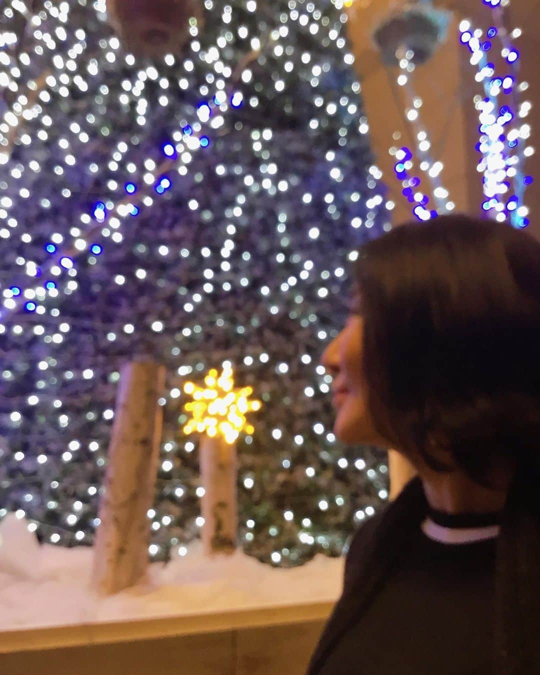 広瀬香美さんのインスタグラム写真 - (広瀬香美Instagram)「winter has come  冬の灯ってあったかーーーーーい♡  Winter Tour モードっす。  #愛してます  #今日もお疲れ様でした  #広瀬香美  #winter #christmas  #queenofwinter」12月7日 21時25分 - kohmi.hirose