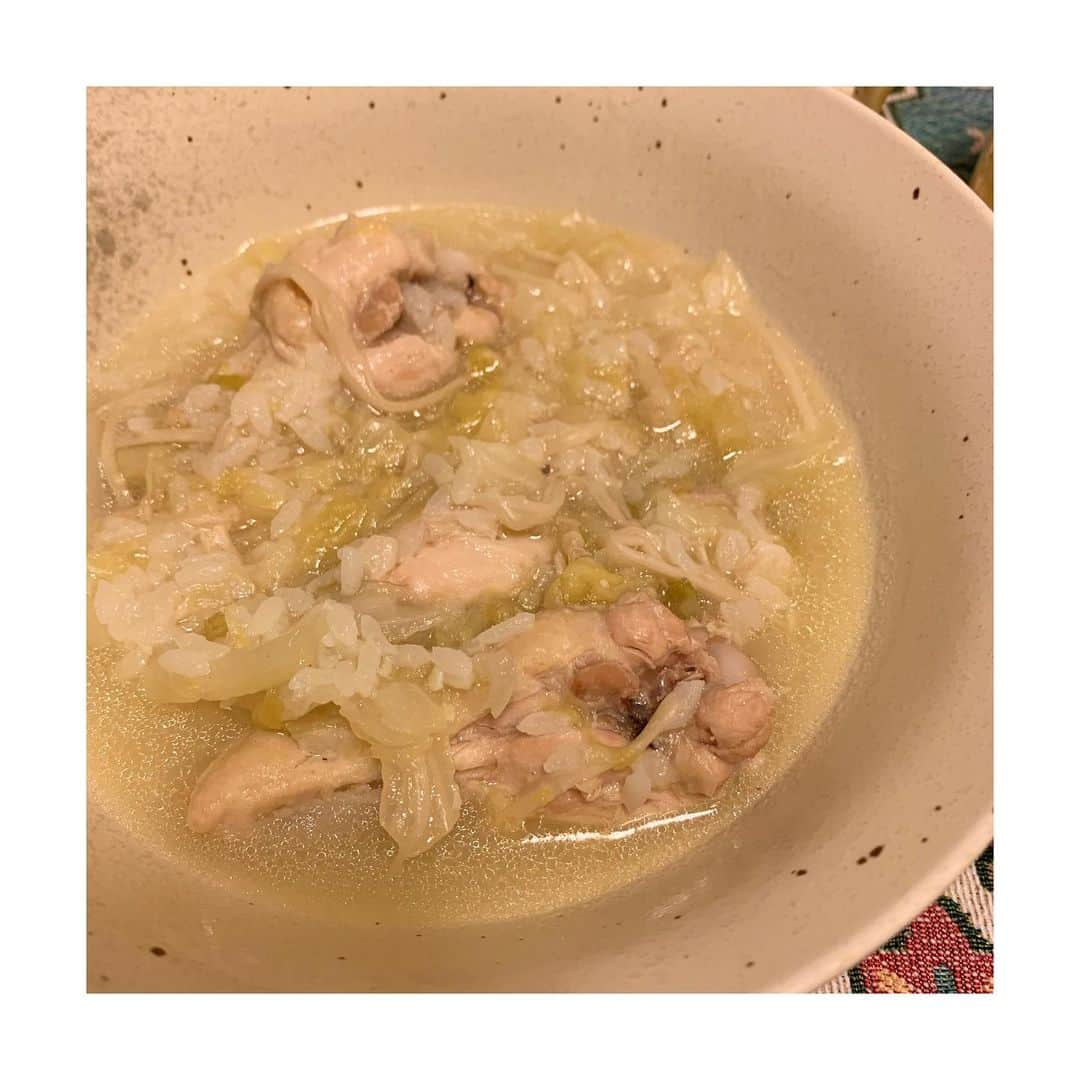 森岡悠さんのインスタグラム写真 - (森岡悠Instagram)「. にんにくと生姜たっぷり参鶏湯〜♪ 少ない調味料でこんなに美味しくなるんだもんなぁ。 寒くなってきているからこそ積極的に温かいものを食べたいね。」12月7日 21時27分 - morioka.yu