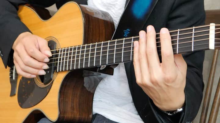 松井祐貴のインスタグラム：「Emotions -Original song-﻿ From 3rd Album『Passage of Time』﻿ TAB→https://www.mymusicsheet.com/YMusicOffice﻿ YouTube→https://www.youtube.com/c/YukiMatsuiOfficial﻿ ﻿ ♪﻿ ♪﻿ ♪﻿ ﻿ #yukimatsui #松井祐貴 #fingerstyle #fingerstyleguitar #fingerpicking #acoustic #acousticguitar #pickariff @pickariff #guitarsdaily @guitarsdaily #guitarstagram @guitarstagram #solosection #guitarsarebetter @guitarsarebetter #talentedmusicians #lickwars @lickwars #riffwars  @riffwars #riffwarsacoustic #pickupmusic #acousticartists #musicians #guitarplayer #instaguitar #Daddario #DaddarioStrings #switch #switchguitar」