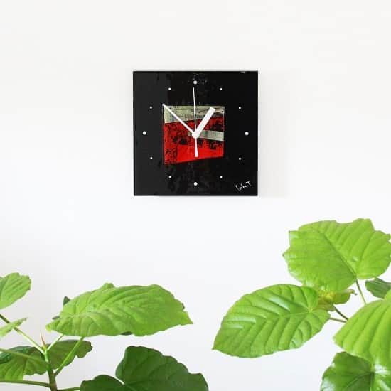 comb de shioさんのインスタグラム写真 - (comb de shioInstagram)「クリスマスプレゼントに🎄 毎日のおうち時間が特別になる、1点ものアートガラスの時計はいかがでしょうか？  新築祝いや、ご結婚のお祝いにも人気の1点ものアート時計✨  あなたも、時計から、アートのある生活、はじめませんか？  #オンラインショップで販売中   glass art clock by Isako TODA﻿ ﻿ #アートのある暮らし ﻿ #combdeshio﻿ #コムデシオガラス ﻿ #コムデシオ ﻿ #ガラス作家杜多一菜子﻿ #三重県  #三重県津市  #インテリア好きな人と繋がりたい﻿ #インテリアデザイン﻿ #おしゃれインテリア #インテリアアート #壁掛けインテリア #おしゃれな部屋  #抽象画アート #寝室インテリア  #壁掛け時計 #ガラス時計 #新築祝いのプレゼント #結婚祝いのプレゼント  #おうち時間を楽しむアイテム ﻿#インテリア時計  #artist  #interiorart #interiorartwork #artclock #glassclock #japanesecraft #clock」12月7日 21時30分 - comb_de_shio