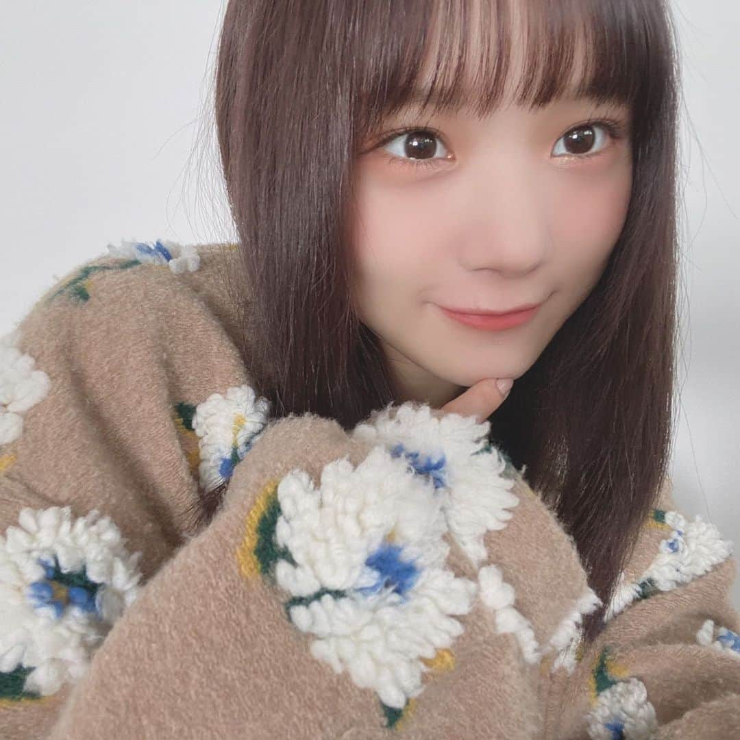 稲場愛香さんのインスタグラム写真 - (稲場愛香Instagram)「🌻﻿ ﻿ ﻿ 週の始まり。﻿ 今日も1日お疲れ様でした！﻿ ﻿ 一緒にがんばりましょうね😌💭﻿ ﻿ ﻿ #juicejuice #稲場愛香 #まなかん #アイドル #idol ﻿ #月曜日 #お疲れ様です #みんな #頑張っている ﻿ #精一杯 #生きている #明日も #がんばりまなかん 🌷」12月7日 21時46分 - manaka_inaba.official