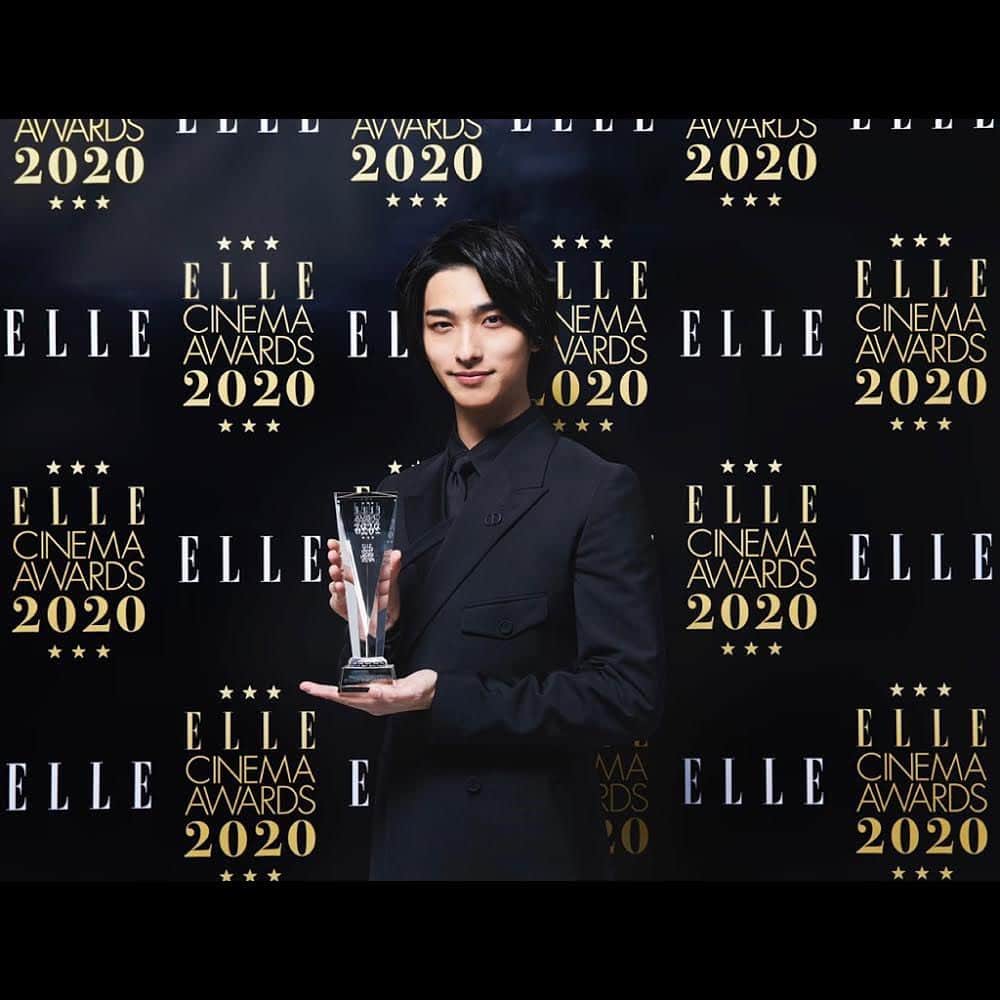 横浜流星さんのインスタグラム写真 - (横浜流星Instagram)「ELLE CINEMA AWARDS 2020にて「エル メン賞」を頂きました。ありがとうございます！！これからも素敵な作品を皆さんに届けていけるよう精進します。  #エルシネマアワード #エルメン賞 #光栄です #ありがとうございます #dior  #ディオール」12月7日 21時41分 - ryuseiyokohama_official