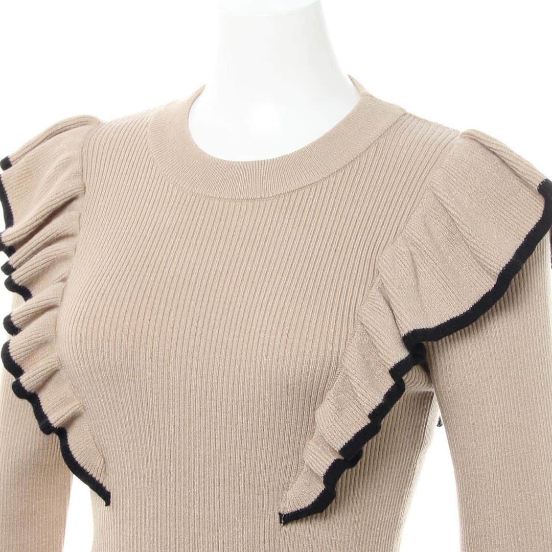 JILL STUART Beauty HKさんのインスタグラム写真 - (JILL STUART Beauty HKInstagram)「🌸 預訂款 I'm a Lady Ruffle Knit Top #HanasakuT2020AW006 Color: Black  Brown Size: F [Length: 50cm Chest: 64cm (Elastic) Sleeves: 57cm] 🛒Click入bio條link/inbox落單」12月7日 21時42分 - bettermedical.hk